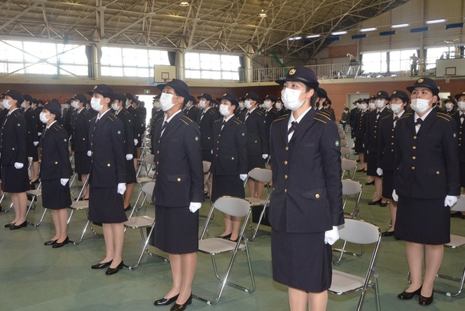 菅义伟提倡日本自卫队积极起用女干部:不要拘泥性别