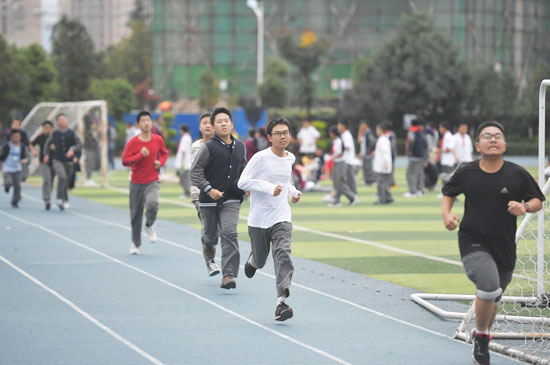 中考体育培训市场火爆:场地一票难求,幼儿园家长提前布局