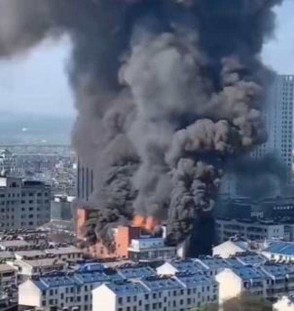 安徽池州铜锣湾商场发生火灾：4人身亡，2人出院（最新发布）