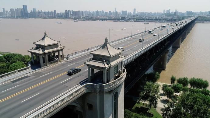 红色记忆:万里长江第一桥原来是这样练成的