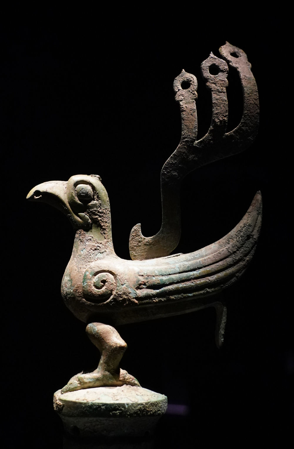 四川广汉三星堆博物馆藏文物"铜鸟"