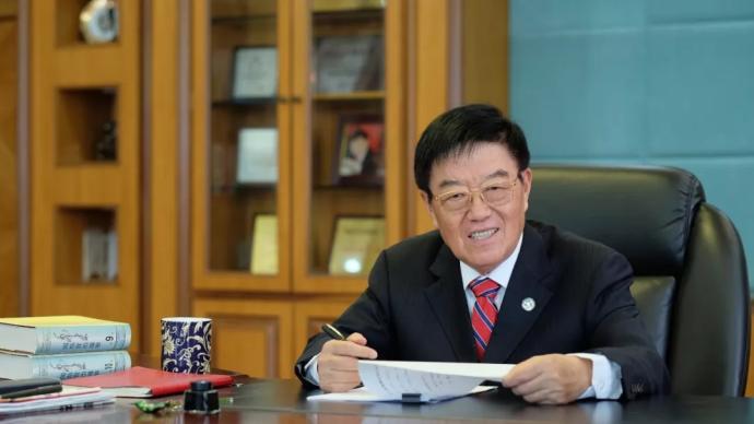 扬子江药业董事长徐镜人心梗于新疆伊犁离世
