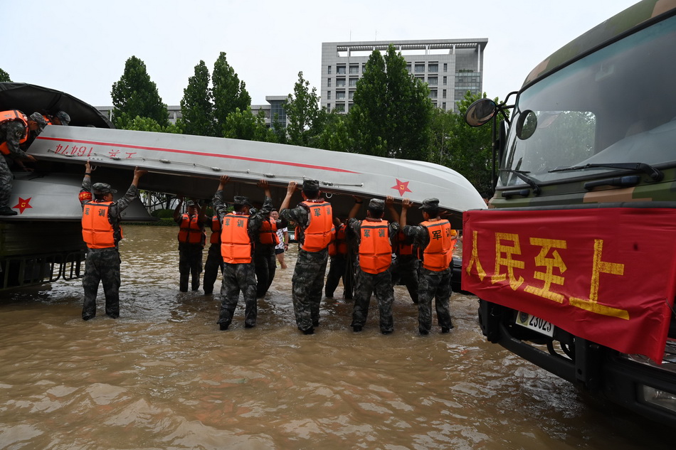 河南暴雨救援丨被困48小时郑州阜外医院三千人生死大转移