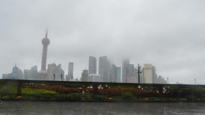 上海明天预计有大暴雨到特大暴雨,陆地最大风力或达12级