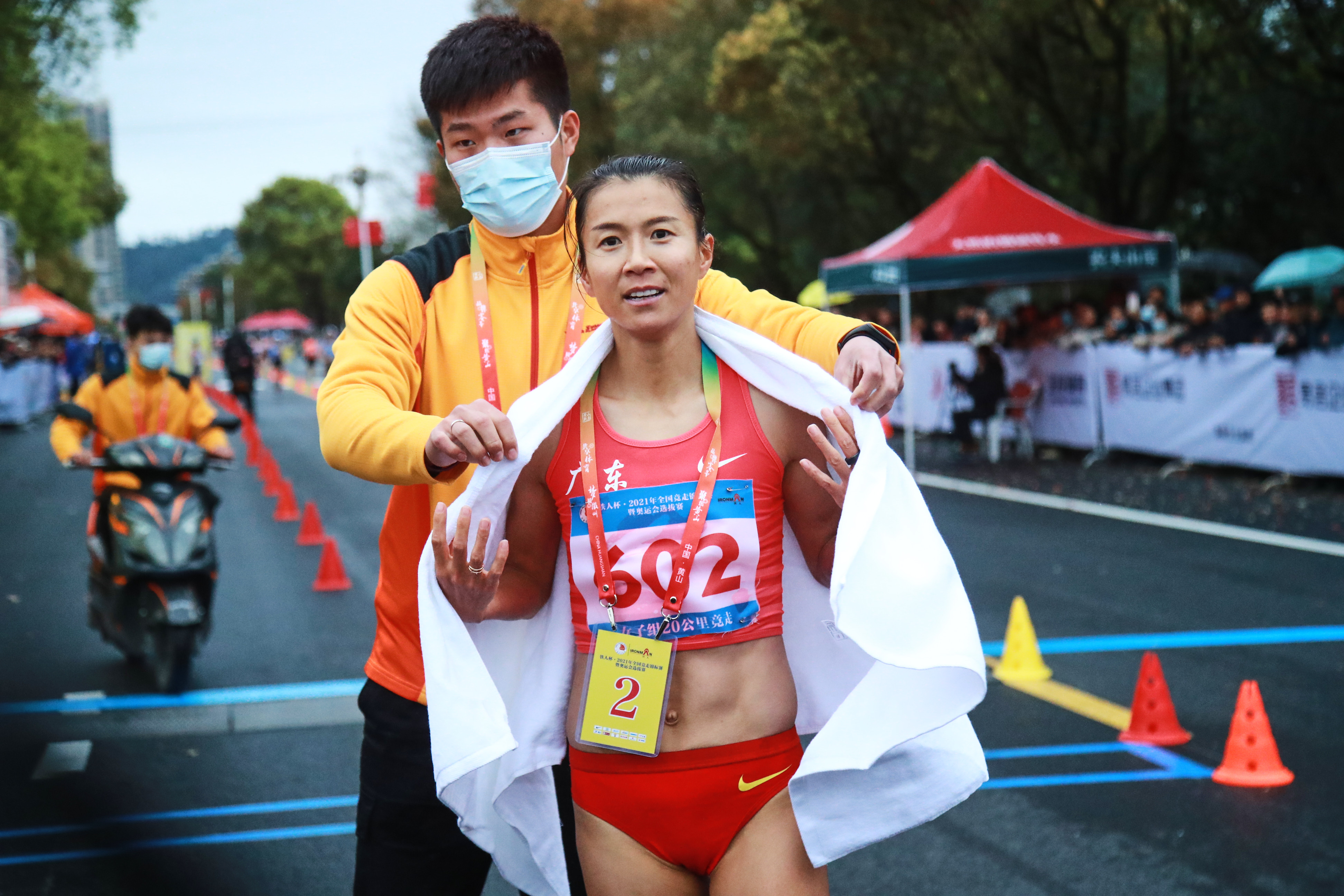 你本传奇为母更刚妈妈选手刘虹20公里竞走摘铜