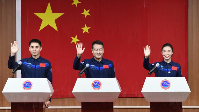 神舟十三号乘组如何选定航天员系统总师黄伟芬揭秘