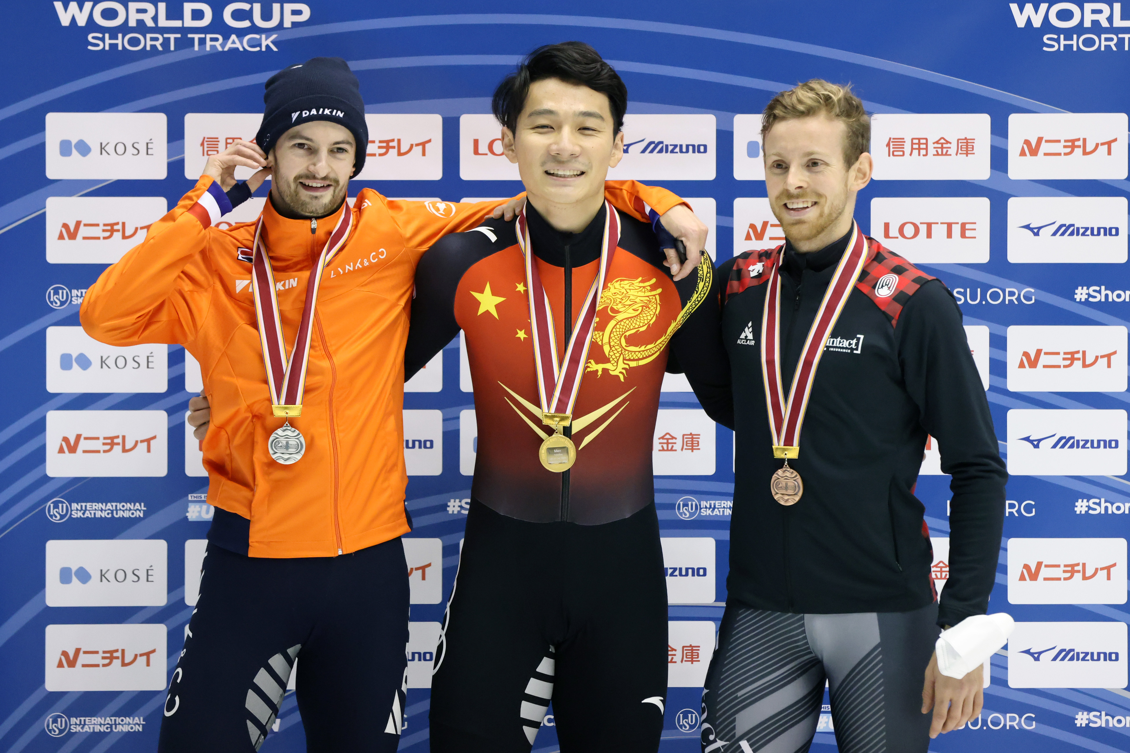 任子威短道速滑世界杯一千米夺冠中国队拿下1金3银2铜