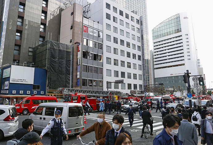 当地时间2021年12月17日,日本大阪市北区商业街一栋楼房发生火灾.