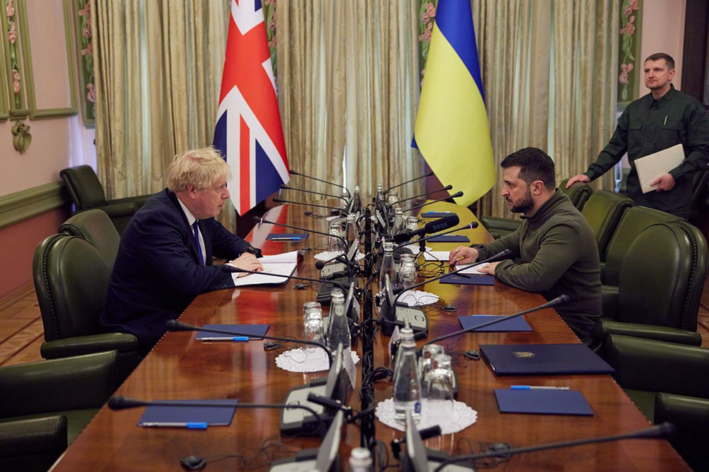 当地时间2022年4月9日,乌克兰基辅,英国首相约翰逊与乌克兰总统泽连