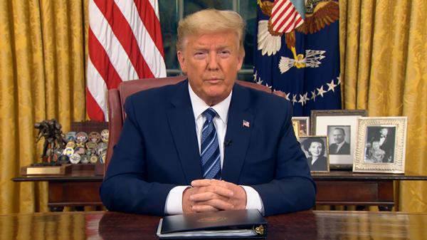 特朗普：政府建议停课减少大型集会