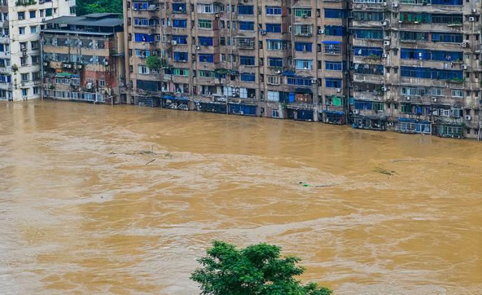 重庆17个区县出现暴雨,3条河流水位超警戒超保证