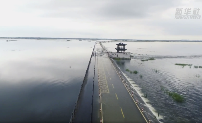 暴雨致鄱阳湖水位上涨最美水上公路再现