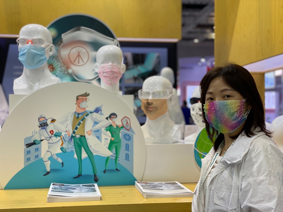 抗疫呼吸机,时尚口罩……上海举办首个防疫物资展