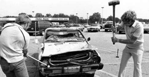 任期最长首相谢幕，能否追回“失去的三十年”