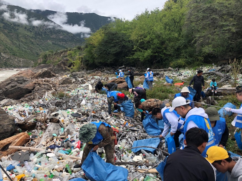 环保组织美丽公约开展引领者行动探讨西藏旅游垃圾解决方案