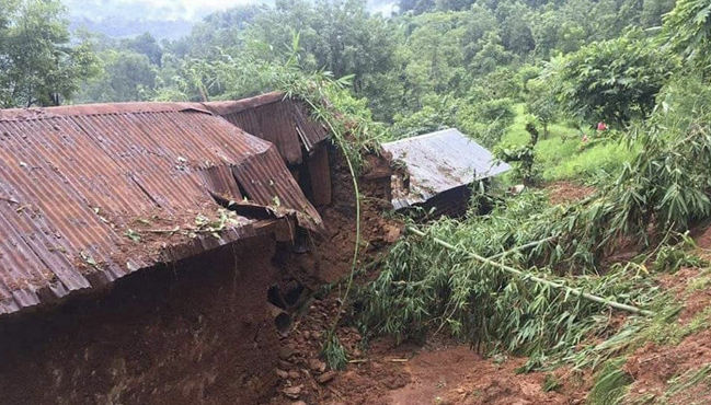 尼泊尔两地区山体滑坡致14人死亡另有18人失踪