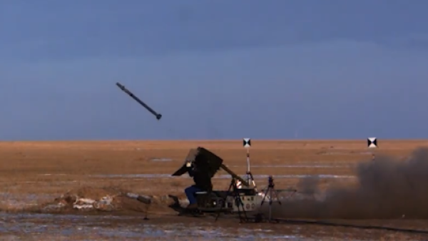 视频丨前卫12导弹抗击8枚干扰弹命中目标