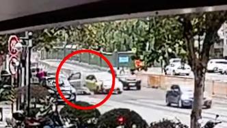 杭州一司机违停开车门，电瓶车骑车人被撞倒地遭后车碾压身亡