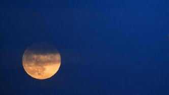 11月30日将发生半影月食天象，我国各地可见带食月出