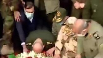 伊朗为遇害核专家举行国葬，哀悼者脱帽亲吻灵柩