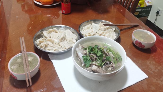 護(hù)士生日當(dāng)天收到蒙古國(guó)羊肉，曾疫情期間援鄂42天