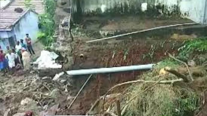 印度泰米爾納德邦暴雨致10人死亡?