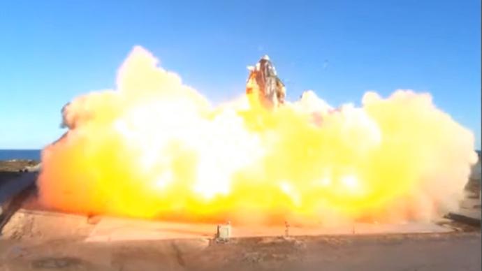 功亏一篑，SpaceX星舰测试落地前爆炸