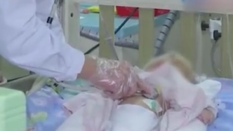 里三层外三层，男婴被过度保暖器官损伤进ICU