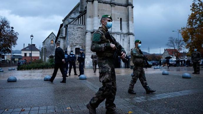 法国武装部给仿生士兵研究开绿灯，欲增强士兵抗压力