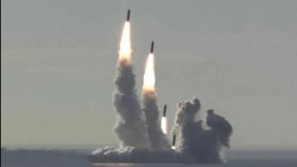 俄潜艇罕见齐射导弹展示核威慑力