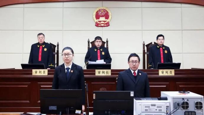 被告人刘凯鹏犯宣扬恐怖主义罪被判处有期徒刑二年,并处罚金