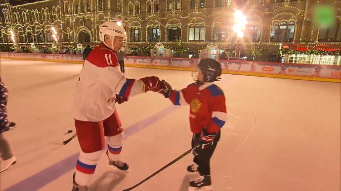 一起打冰球，普京助力9岁白血病儿童圆梦