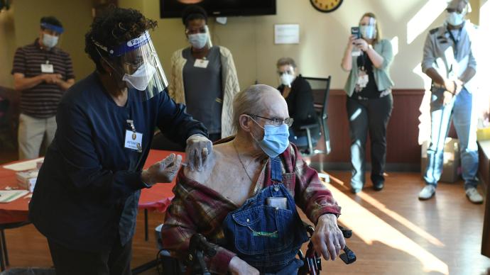 美媒：美國100萬人接種疫苗，距2000萬目標(biāo)差距甚遠(yuǎn)