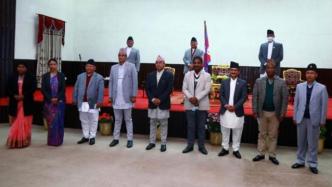 尼泊尔多位新任部长宣誓就职