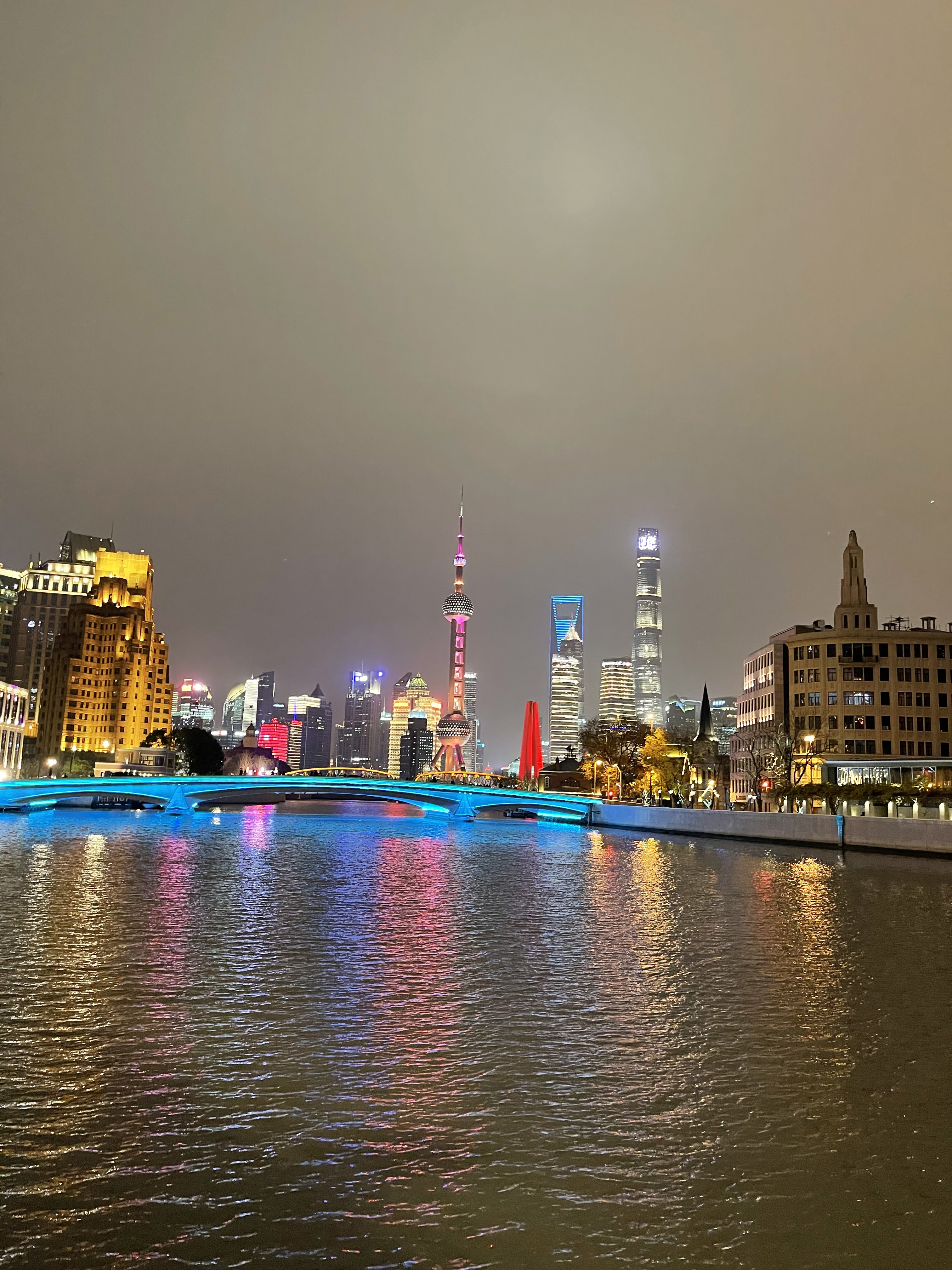 上海苏州河岸线虹口段夜景