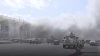 直播录像丨直击也门亚丁机场地区爆炸，至少超过10人死亡