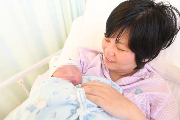 吴女士给自己的宝宝取名叫“糖糖”，寓意新的一年甜甜蜜蜜。