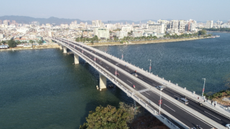 广东河源紫金桥重建恢复通车，旧桥曾被洪水冲垮