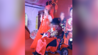 遵义八旬老人坐轮椅迎娶42岁女徒，男徒弟：为传承针灸事业