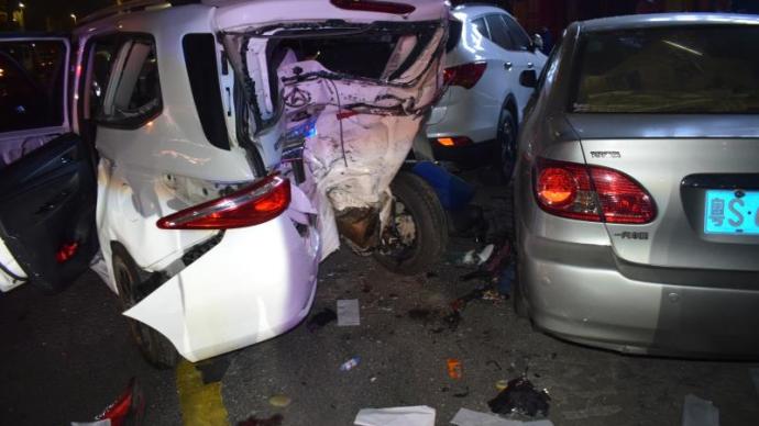 醉駕追尾致1死3傷，另有9車受損