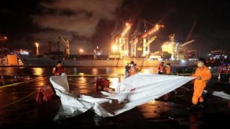 载62人印尼客机坠毁：失事现场发现部分遇难者遗骸