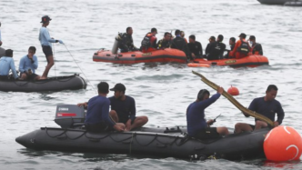载62人印尼客机坠机具体地点已确认，找到2个黑匣子