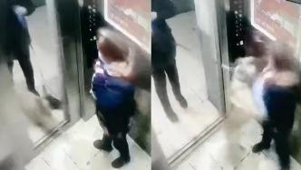 乘电梯被大狗扑咬，女子被吓到惊声尖叫