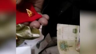 女子誤將金戒指當(dāng)廢品賣掉，回收老人物歸原主拒酬金