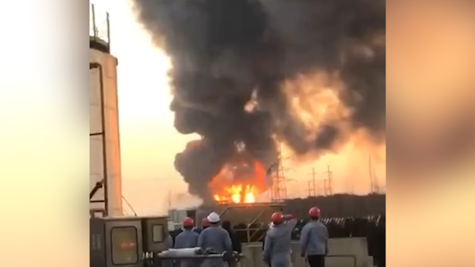 南京消防通报扬子石化爆燃事故：明火已灭，未影响环境