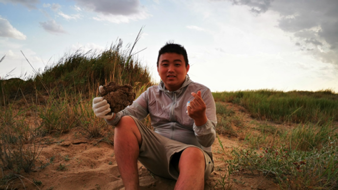 上海交大这位“最美大学生”，在沙漠中种出一片绿洲