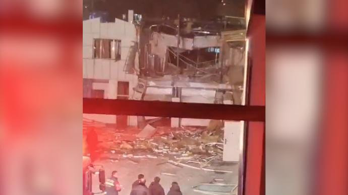 包头一家医院职工餐厅发生爆炸坍塌，临近小区1人受伤