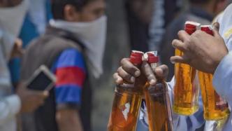 印度中央邦11人疑饮用假酒后中毒死亡