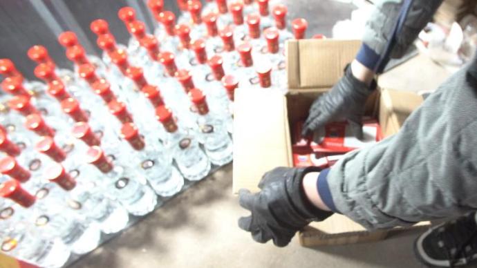 西宁警方破获特大制售假冒品牌白酒案，涉案金额1.7亿