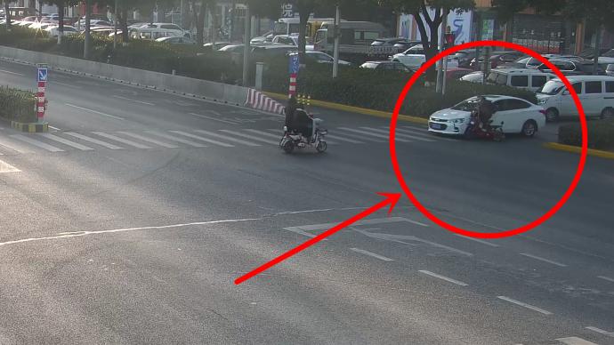 上海一司机醉酒驾驶连撞两人，为逃避追查拆掉车牌